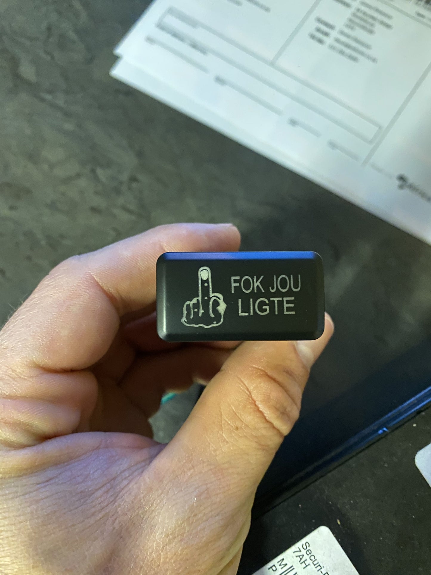 Horizontal Toyota 40x20mm push switch F Jou ligte